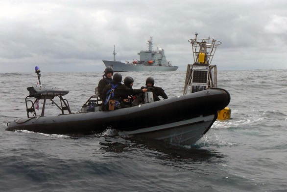 HMS Scott helps scientists in mid-Atlantic