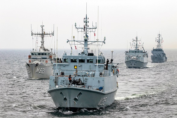 ENS Ugandi leads BNS Lobelia and HMS Blyth