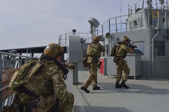Board and search team training on board HMS Montrose