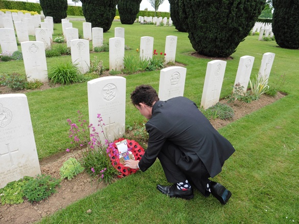 HMS Quorn visits WW2 war graves